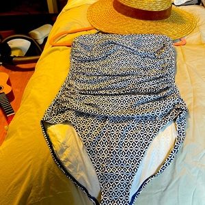 Women’s size 6 brand new navy one piece bathing suit